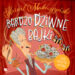 Okładka książki „Bardzo dziwne bajki” Kornela Makuszyńskiego utrzymana jest w humorystycznym, ilustracyjnym stylu i przedstawia karykaturalną postać trzymającą talerz z makaronem, wokół którego latają pszczoły, na tle czerwonej teatralnej kurtyny. Dominują ciepłe odcienie czerwieni, różu i żółci, a duży, odręczny tytuł oraz fantazyjne ilustracje nadają całości zabawny, baśniowy charakter.